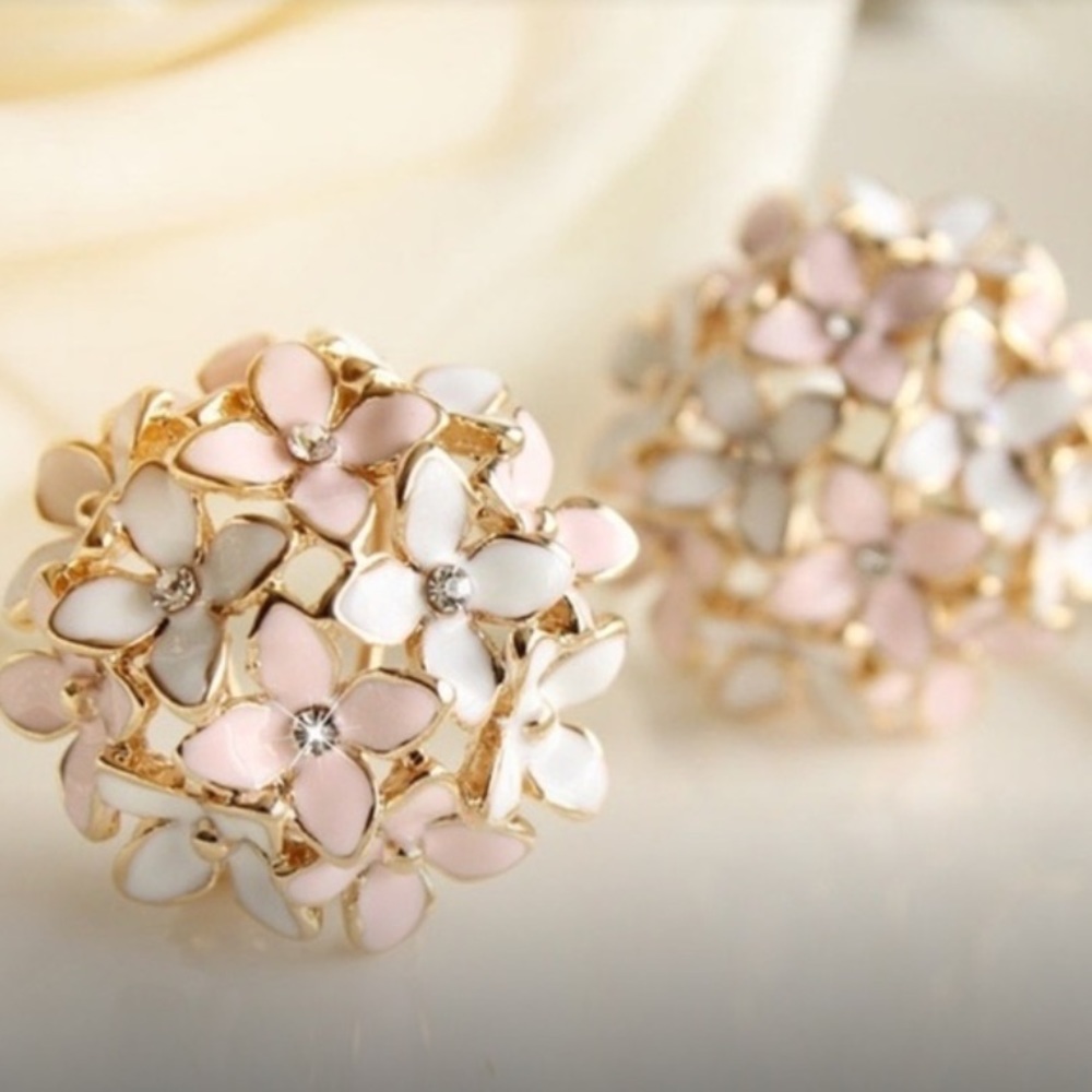 NEW Four Leaf Clover Flower Floral Studs Pastel